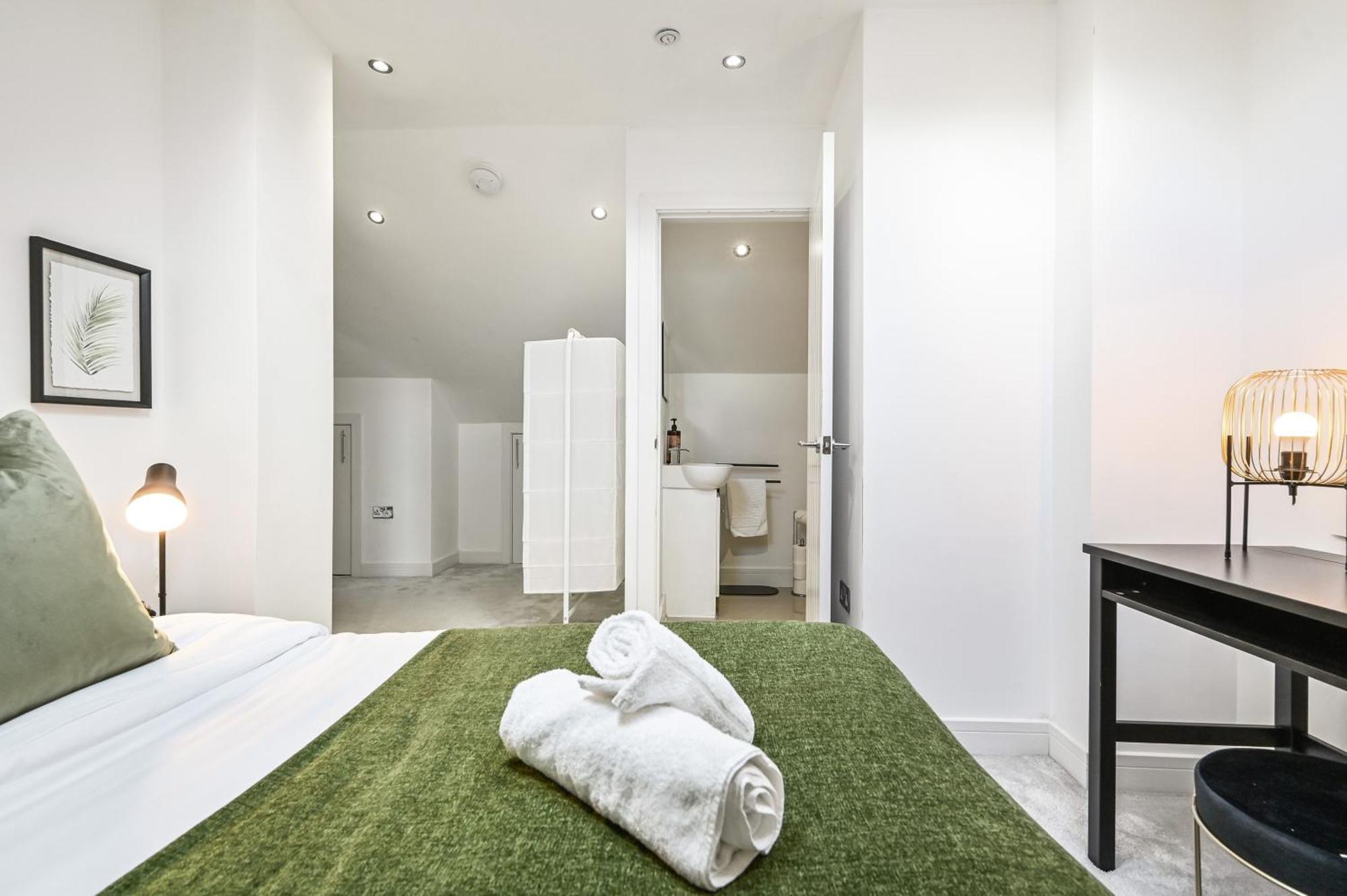 Family 1 Bed Apt Near Cardiff City Centre, Free Parking, Quiet, Secure Neighbourhood Buitenkant foto